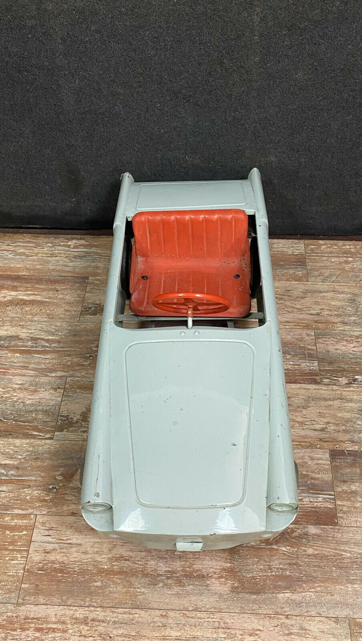 Simca pedal car in sheet metal painted around 1960 for decoration or collector