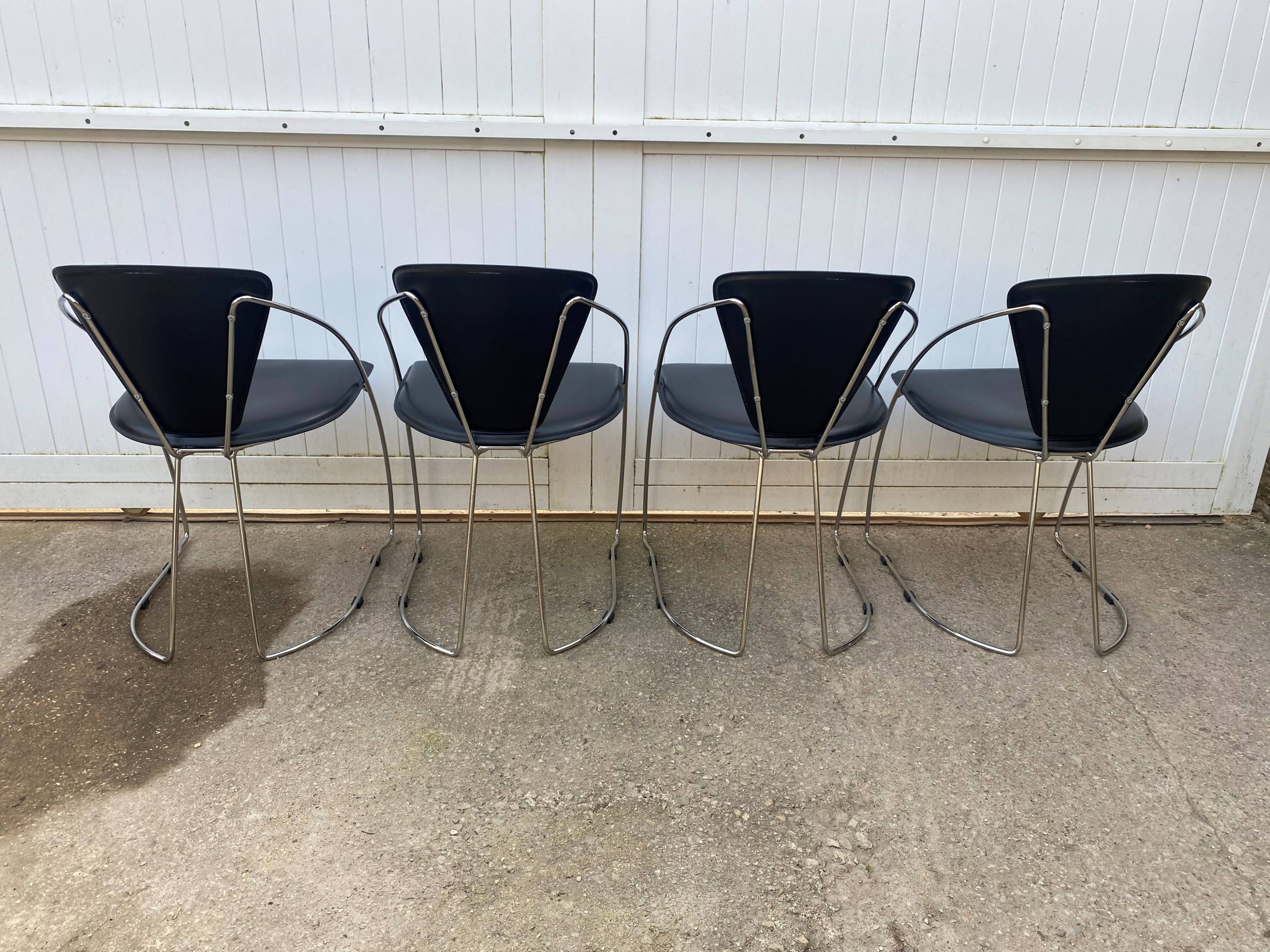 4 Linda armchairs by Arrben in black leather and chrome steel, 1980