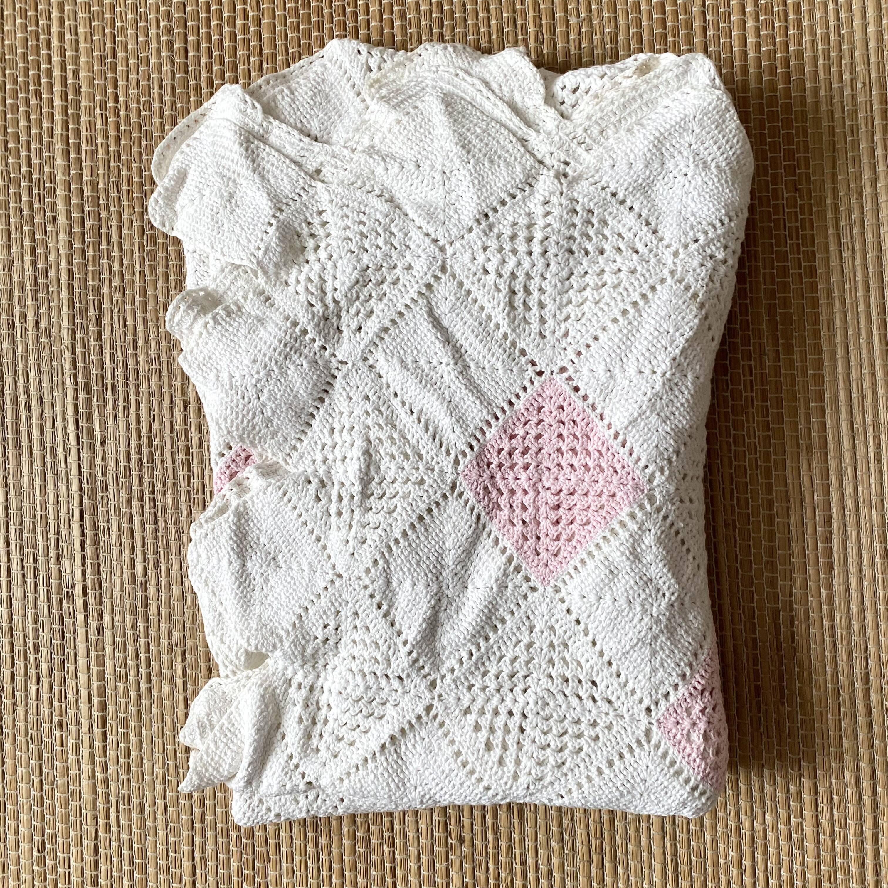 Pink and white crochet single bedspread 135X210 cm