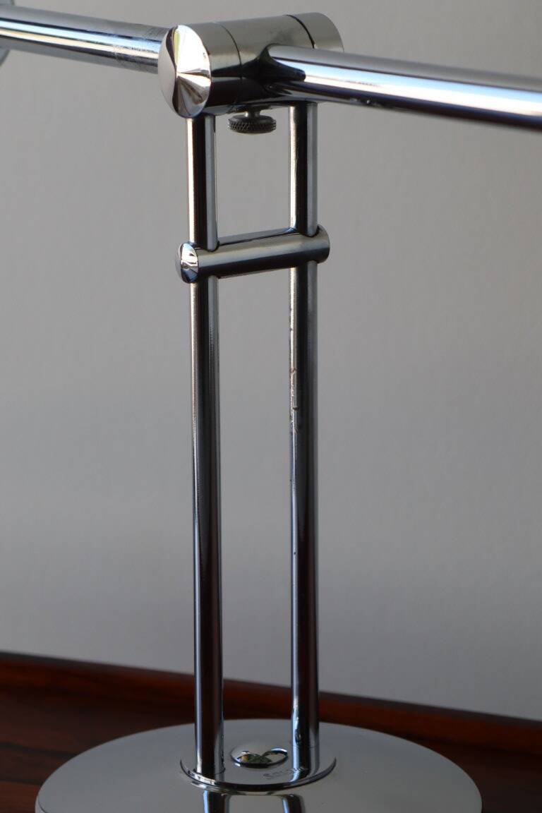 Solere Paris desk lamp with chrome metal pendulum, 1980s