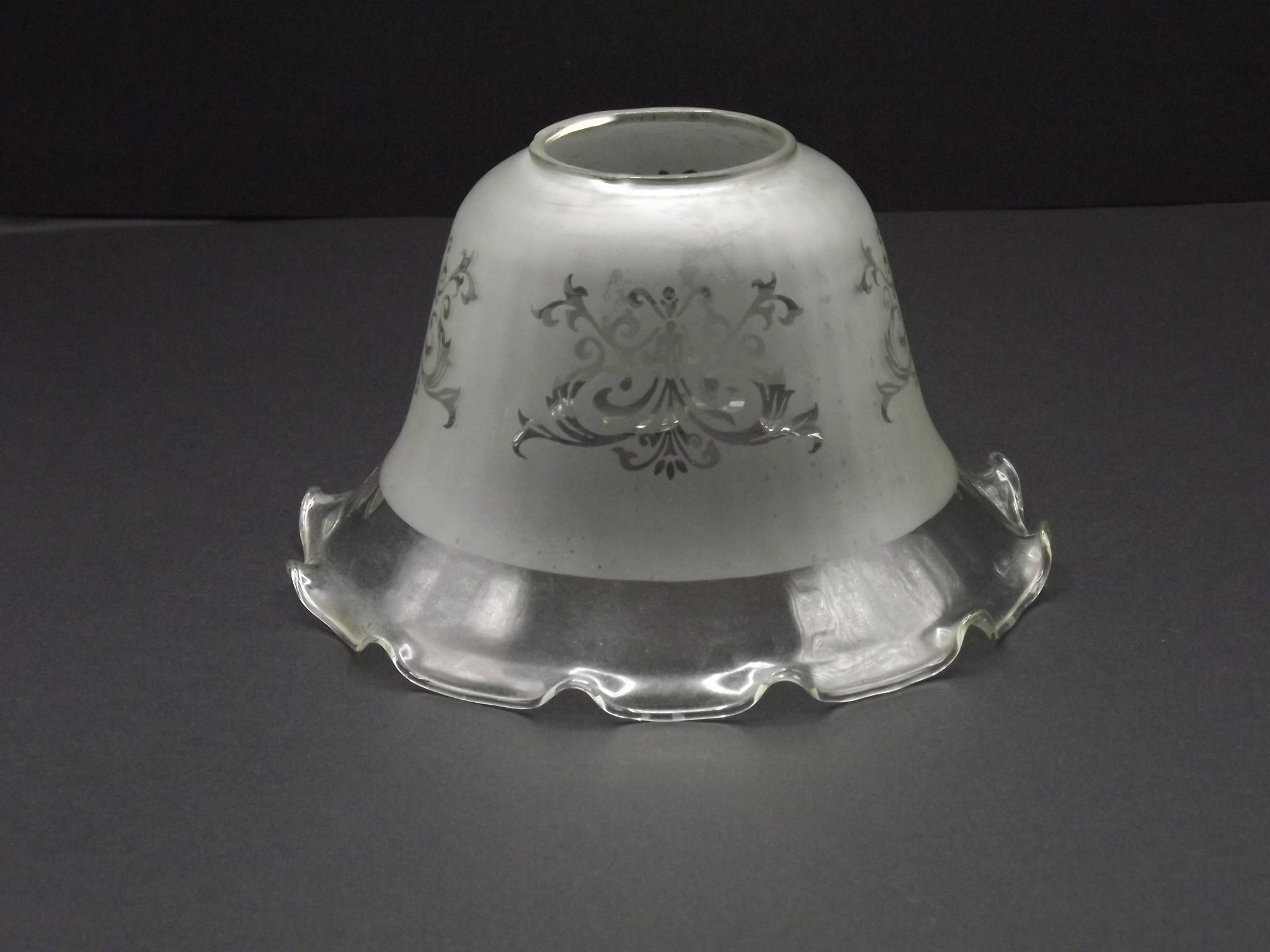 Set of 4 Victorian Style Bell-Shaped Glass Replacement Shades Frilled Edge