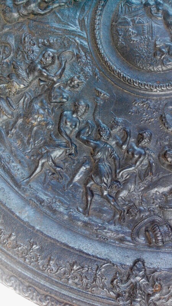 Plat en fonte décor a l'antique XIX ème -fonte sommevoire