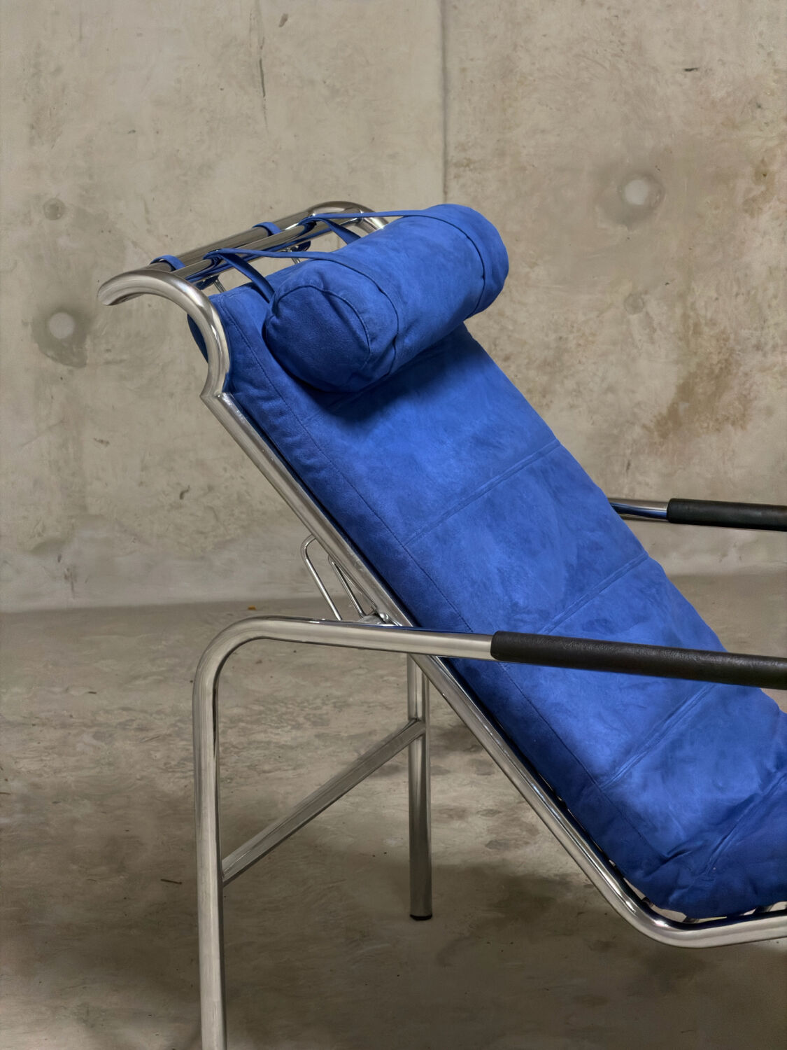 Genni armchair Gabriele Mucchi Zanotta 1980.