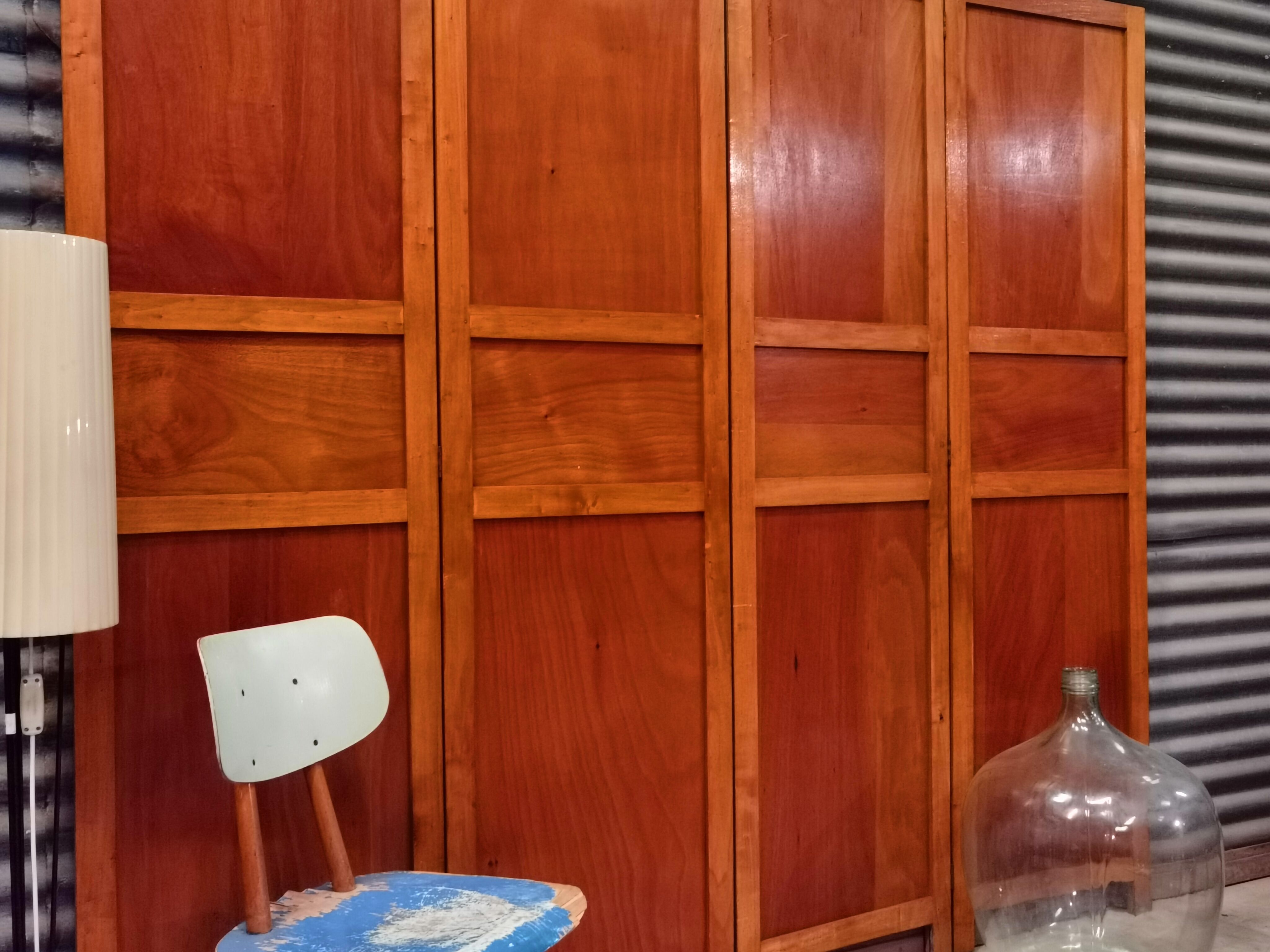 Wooden screen year 60