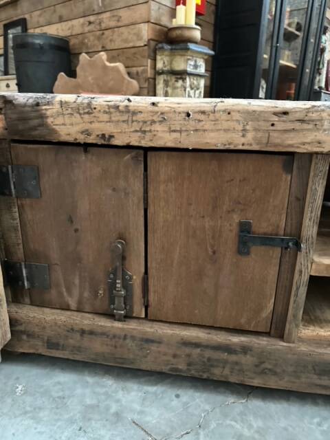 Huge workbench at the beginning of the 20th century transformed into a TV unit