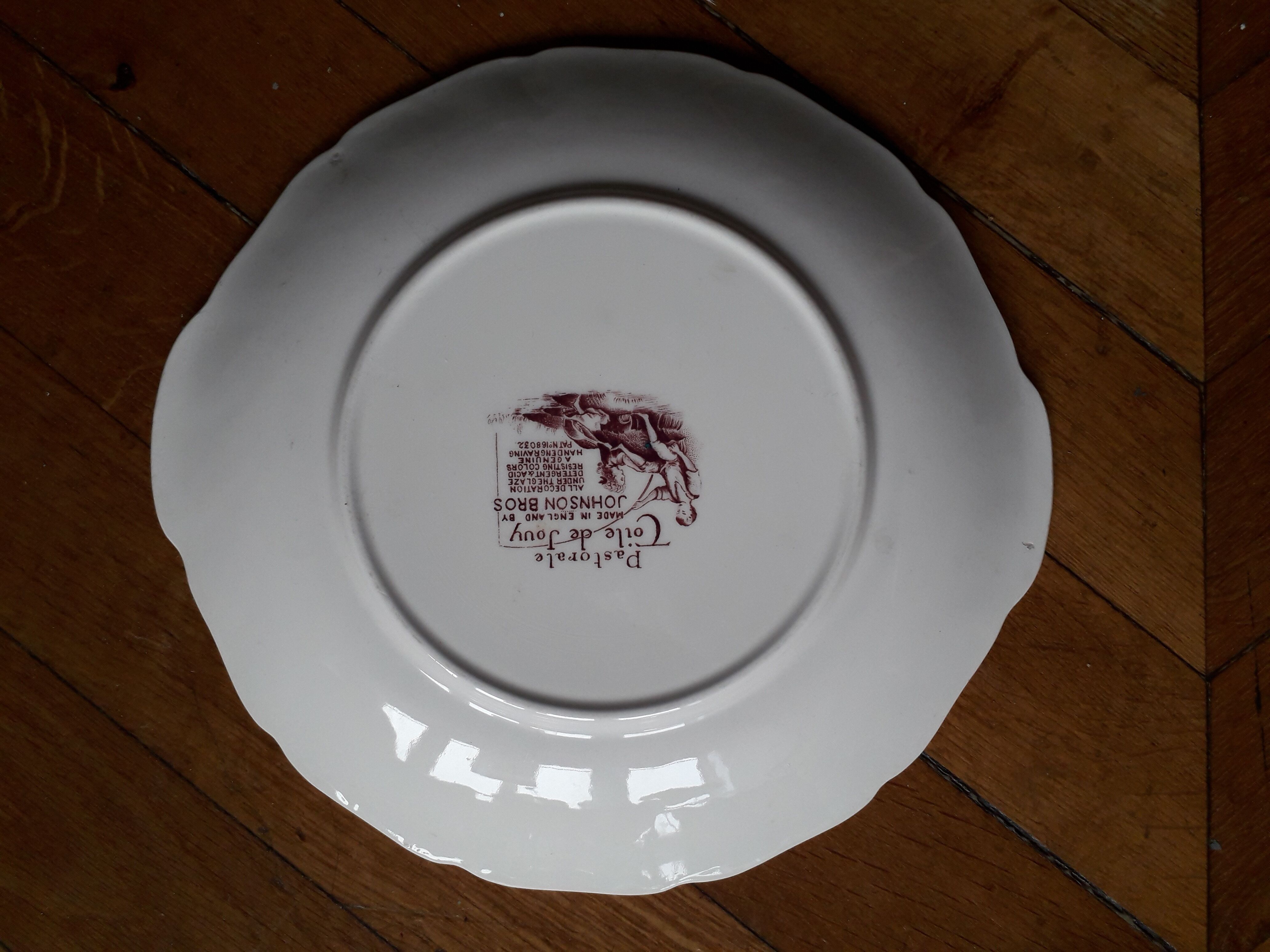 Set of 11 dessert plates and an English ceramic dish
