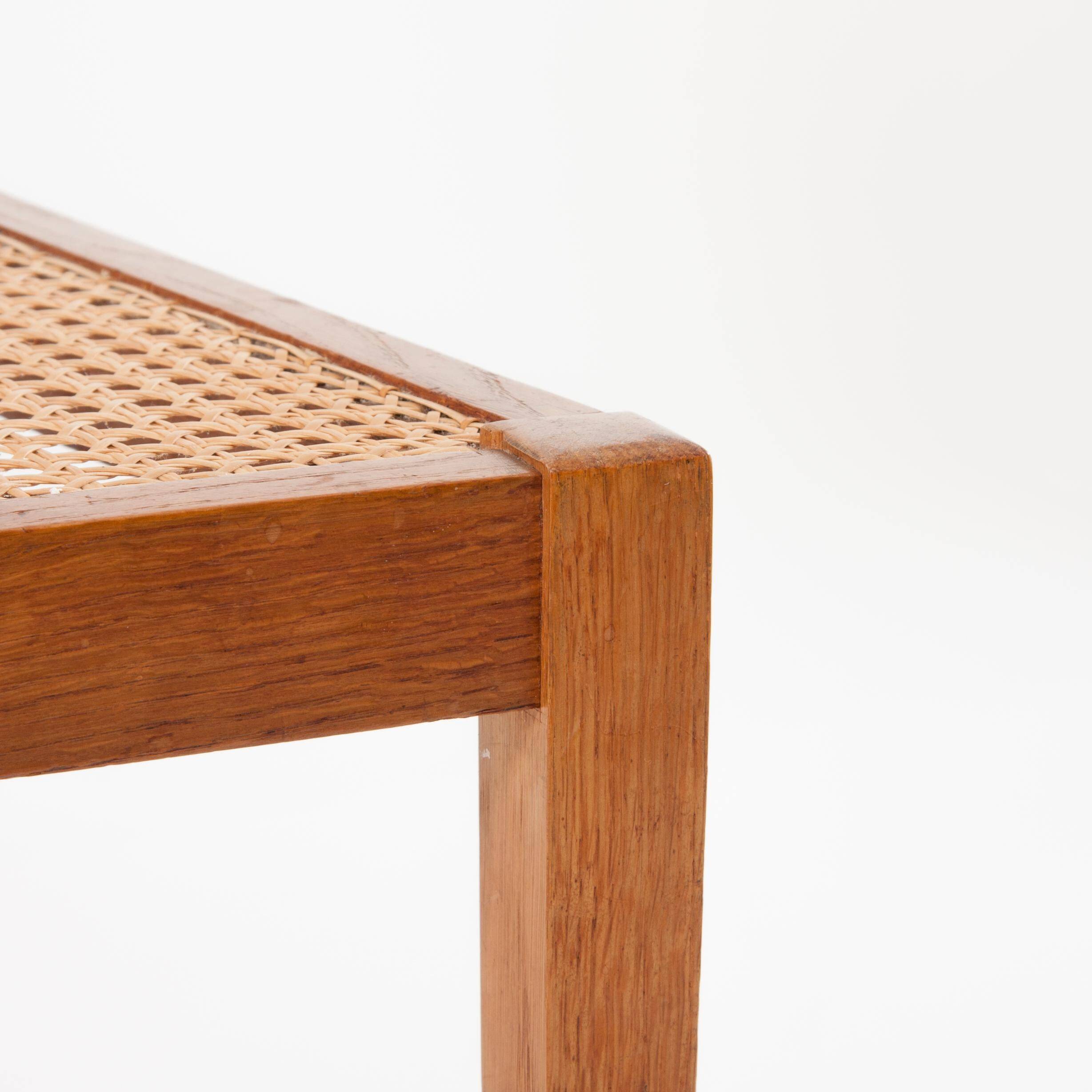 Two elegant Werkstätte Hagenauer M006 chairs by Julius Jirasek, Austria, 1930.