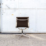 Chaise en aluminium EA 108 par Charles & Ray Eames pour Herman Miller, 1970