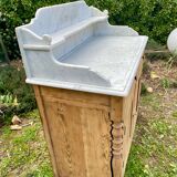 Meuble de toilette en marbre