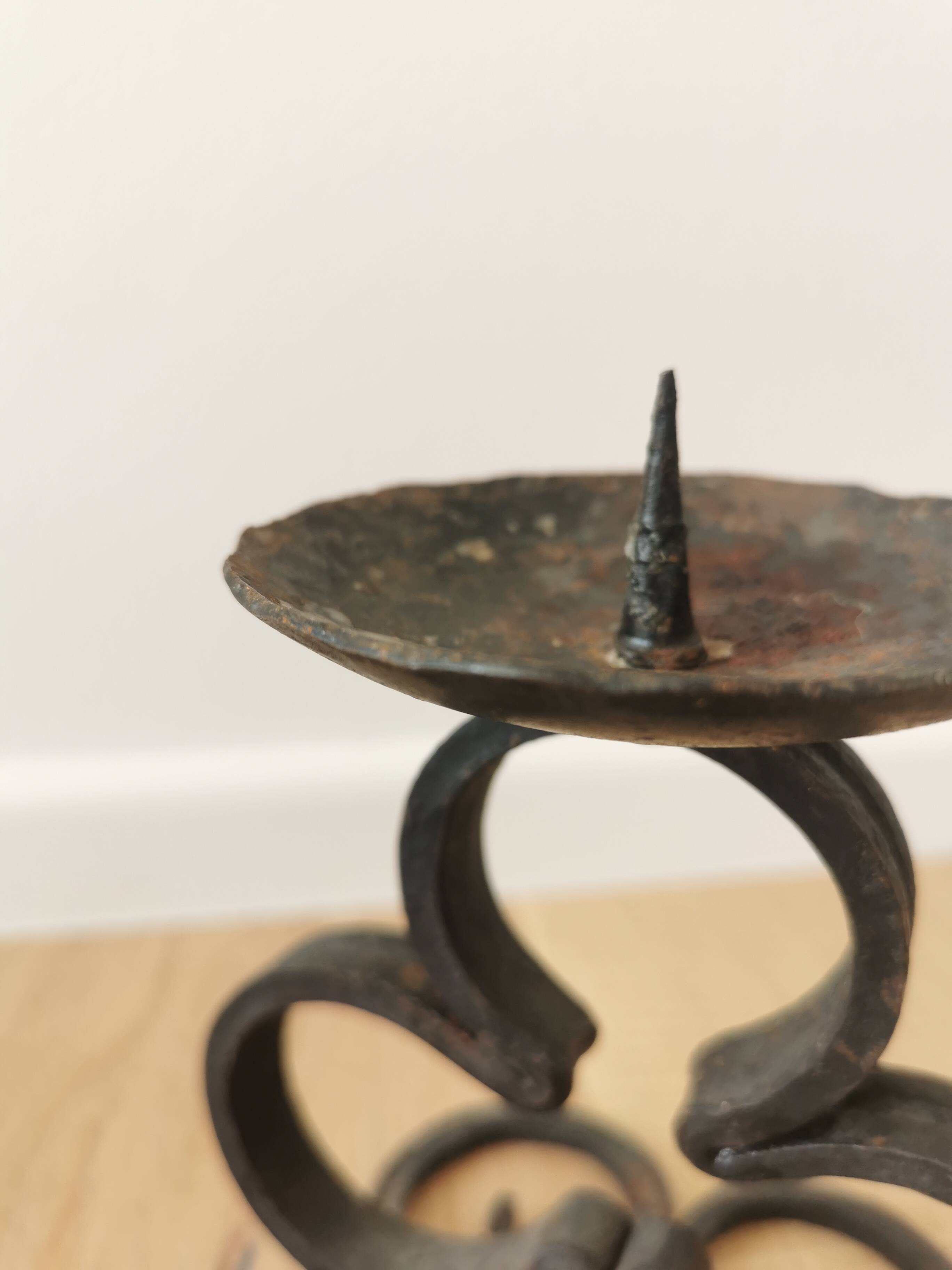 Bougeoir en fer forgé vintage : Décoration intérieure gothique faite à la main