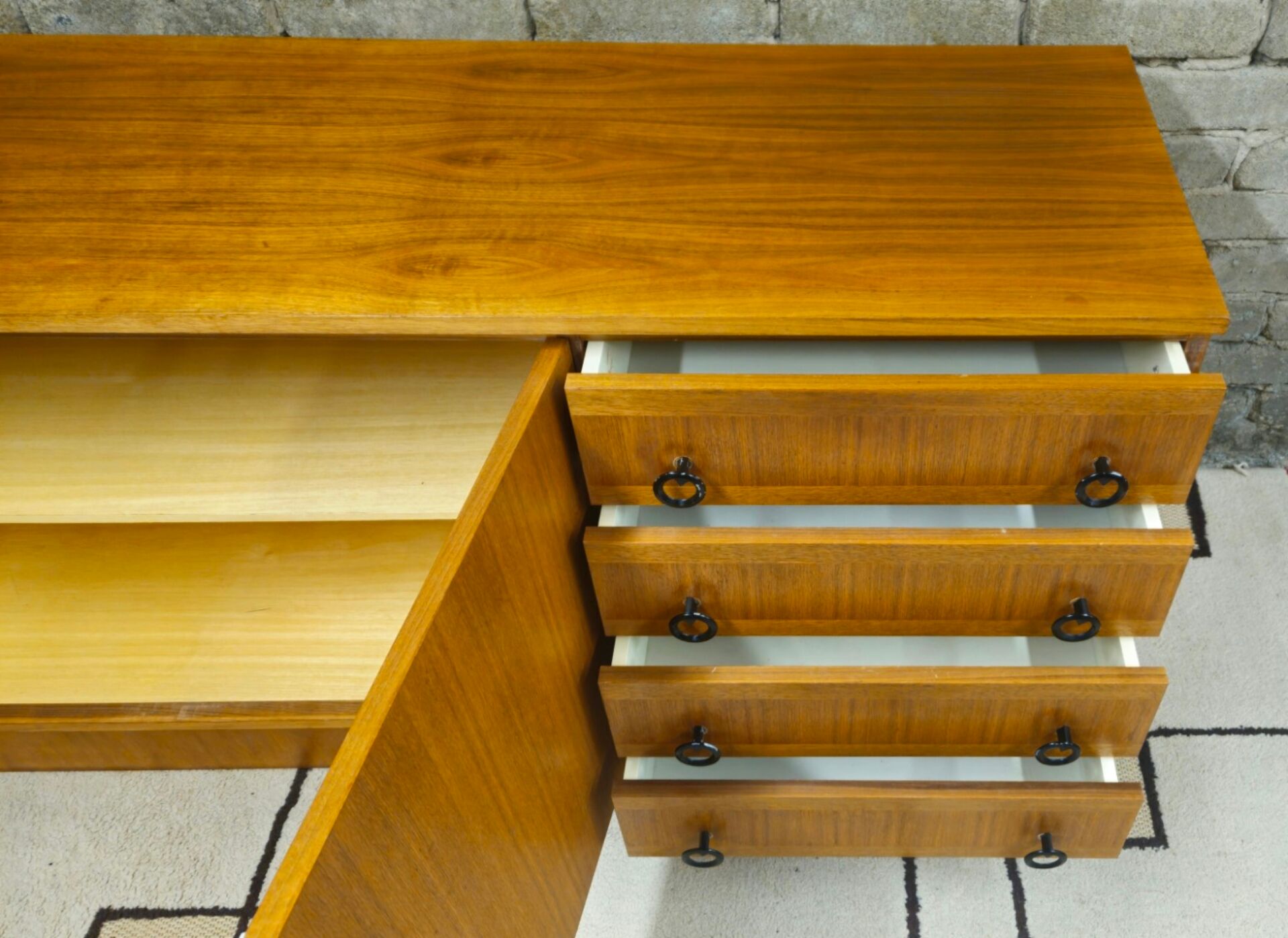 Vintage teak sideboard – 1961 – 2 doors & 4 drawers