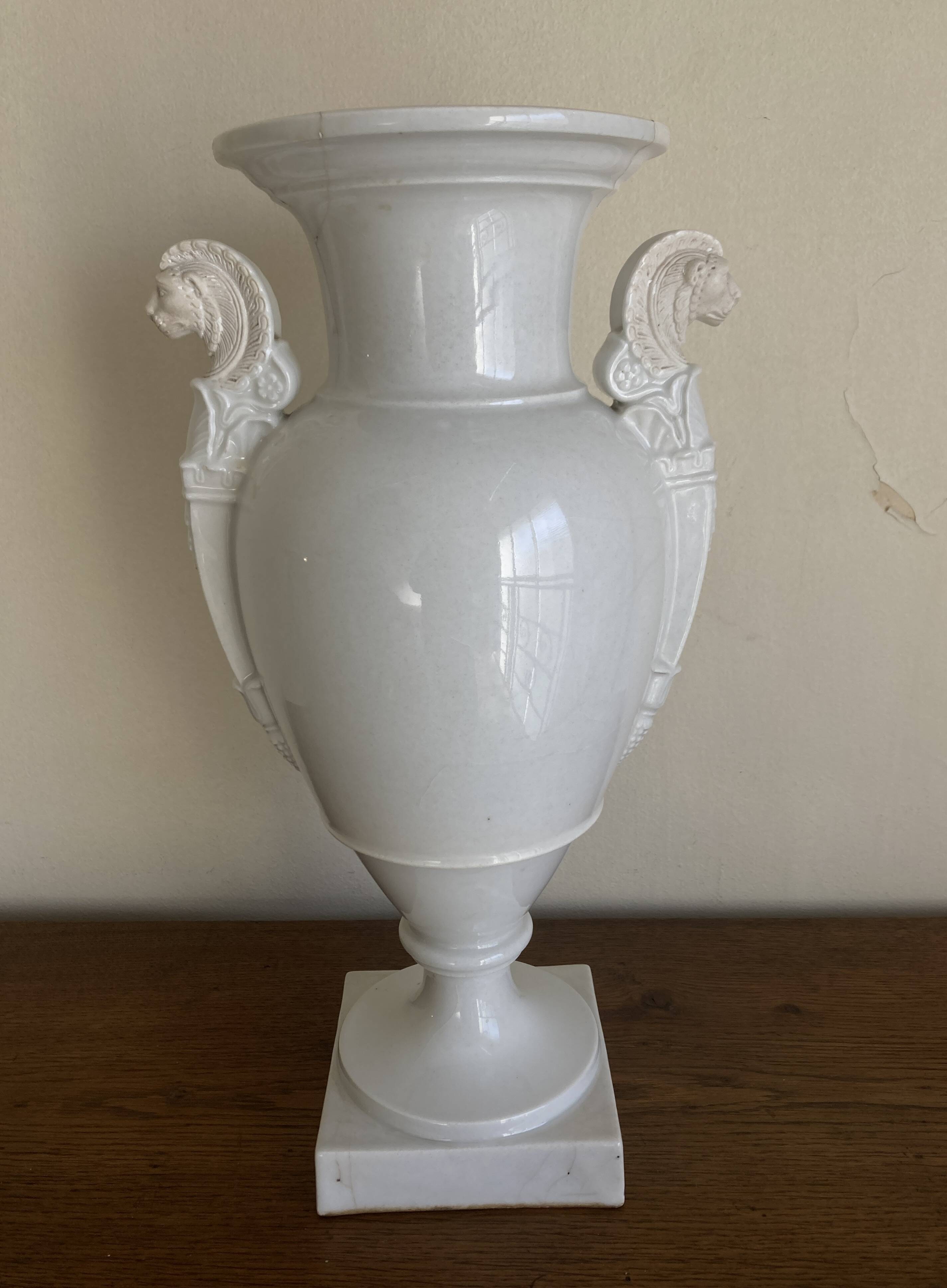 XXL white lion head neo-classical amphora vase from the Empire Consulate.