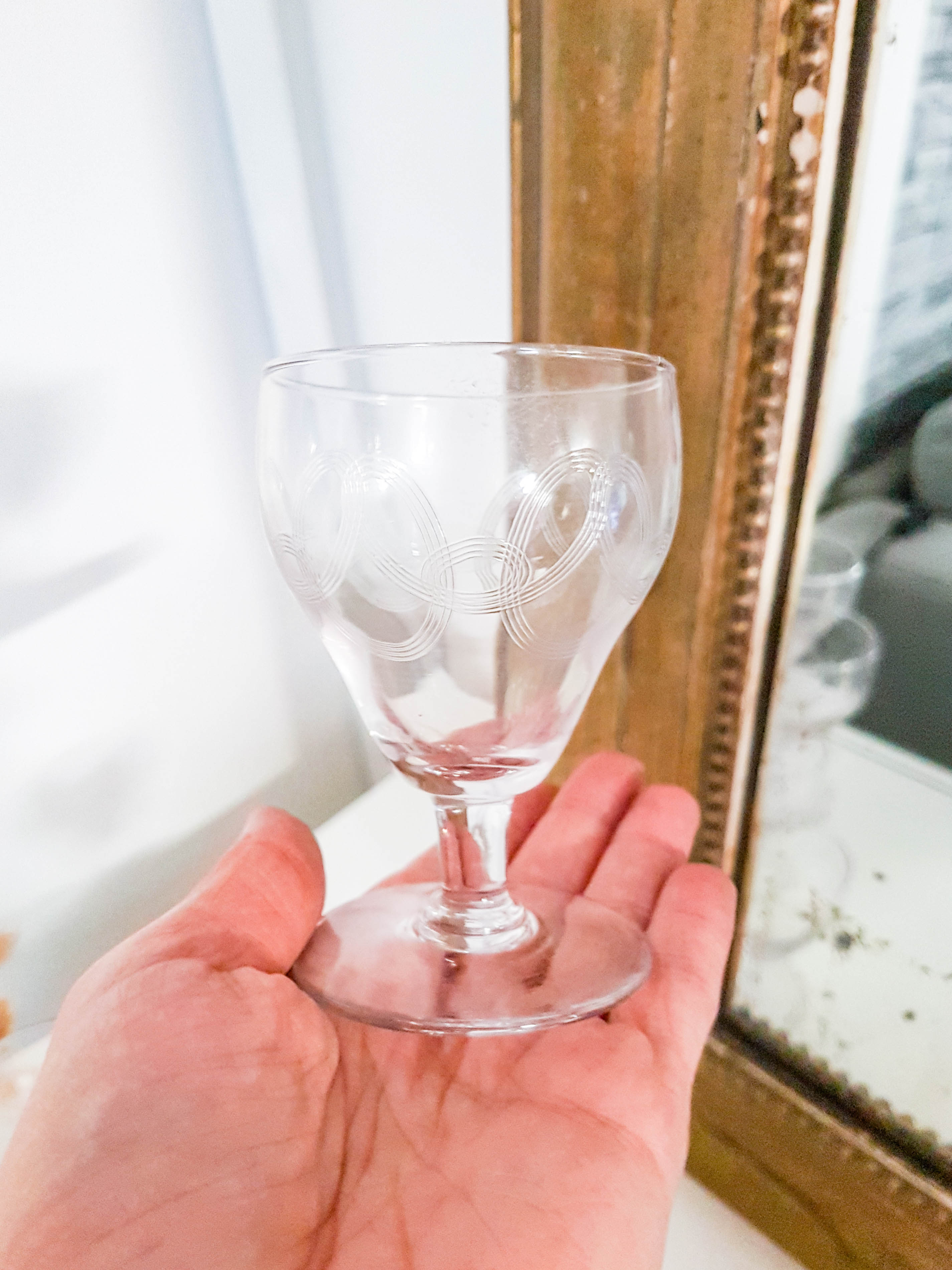 Set of 6 engraved crystal port or liqueur glasses