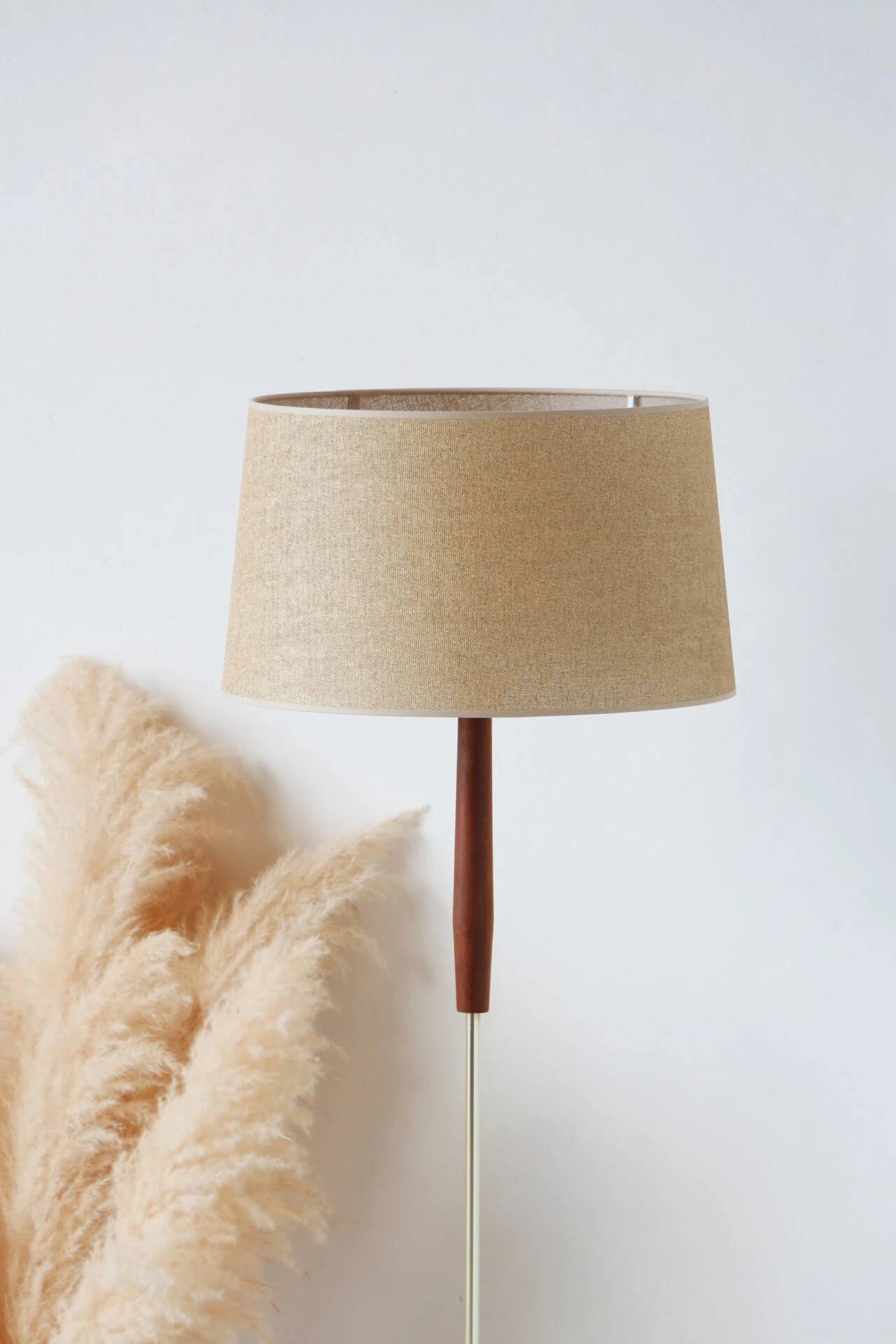Vintage teak floor lamp from the 60s – renovated & chic design