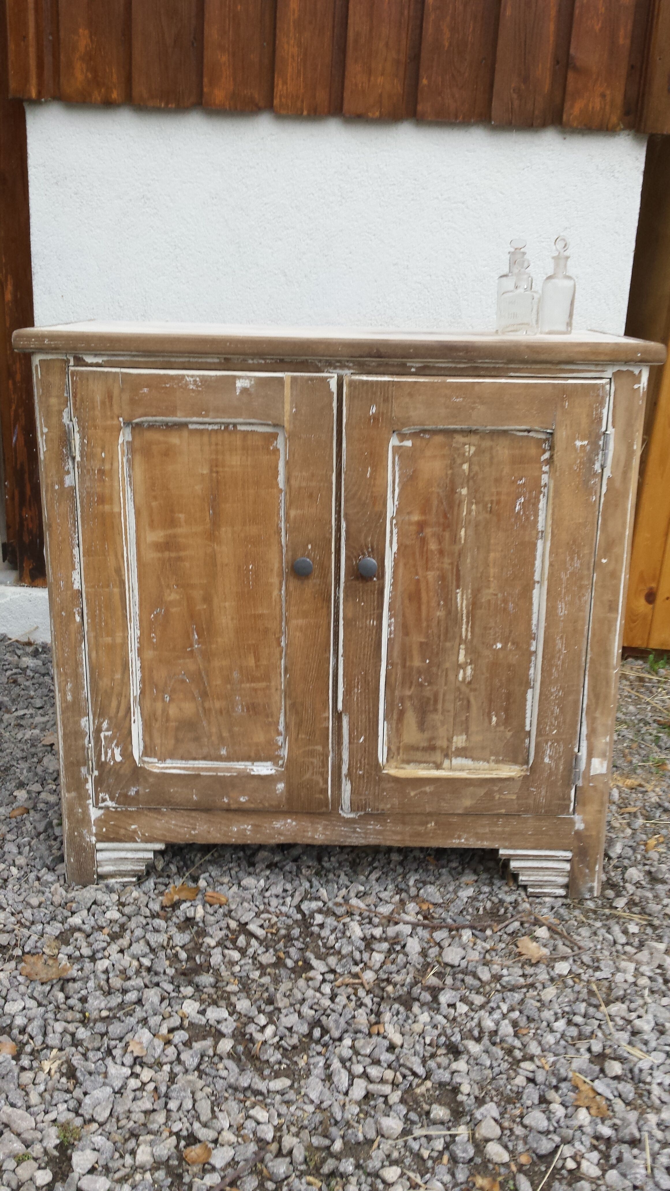 Parisian buffet sanded