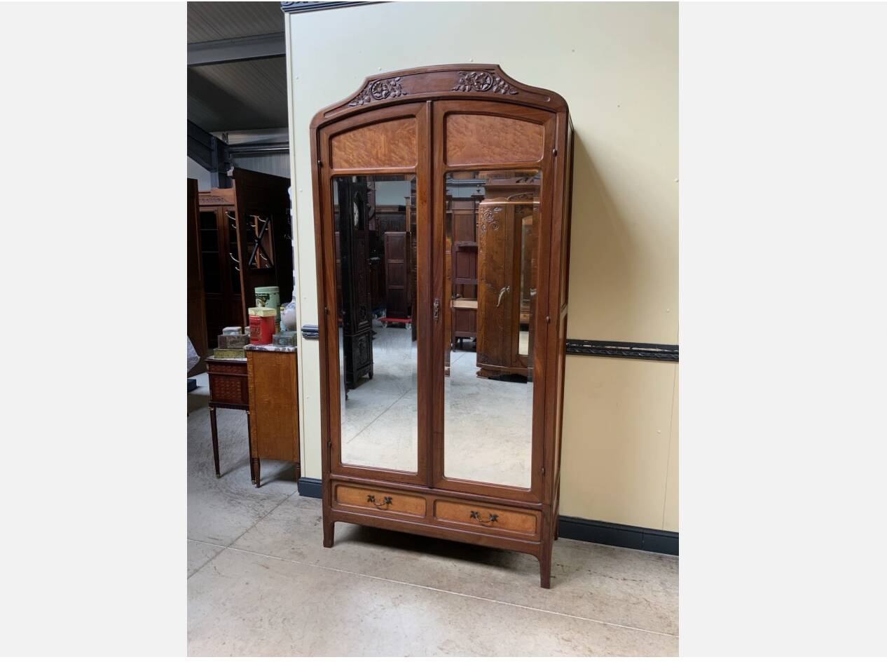Armoire à linge - style Art nouveau