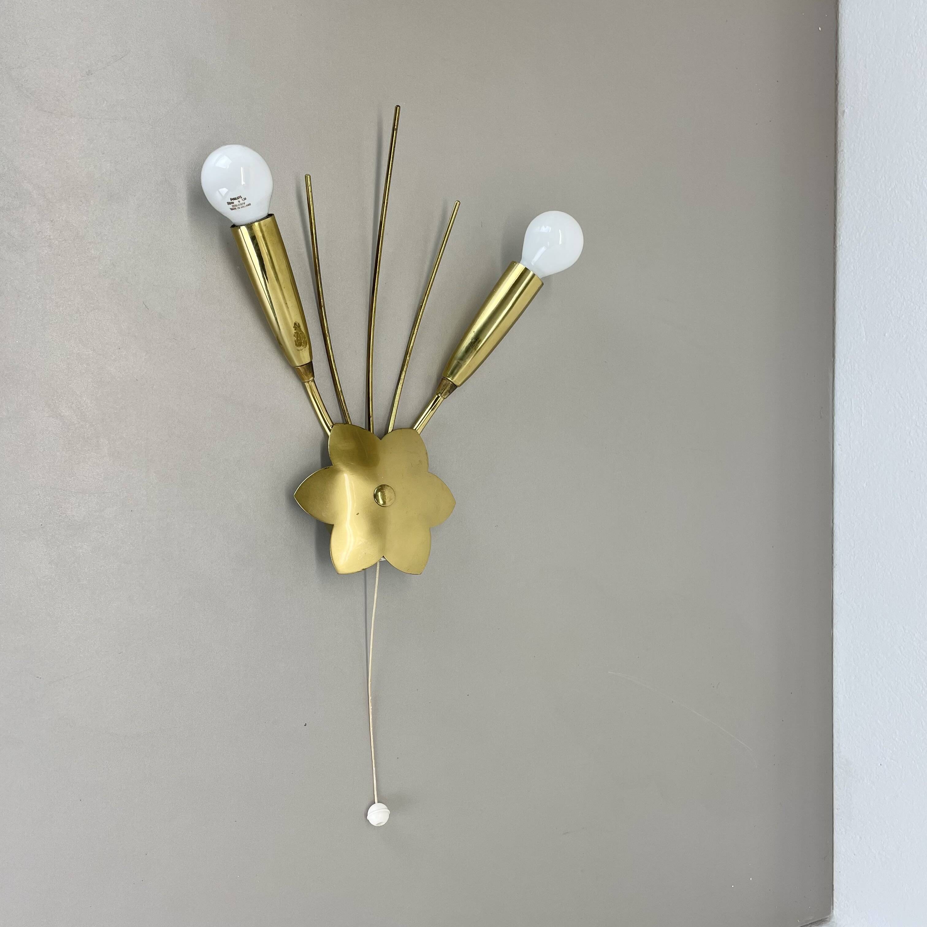 rare minimalist 33cm Brass Theatre Wall Light Sconce, Italy 1950s