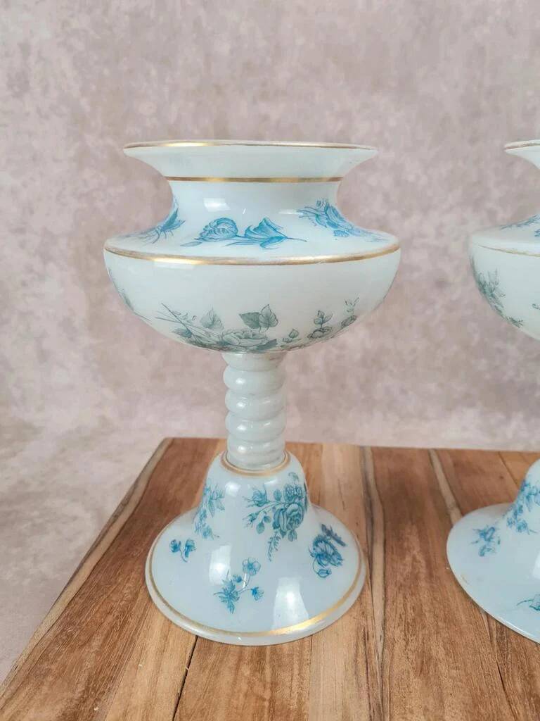 Beautiful pair of pedestal vases in white opaline – old blue decoration.