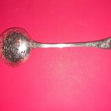 Soupudrouse spoon in silver. Minerva hallmark 1st title.