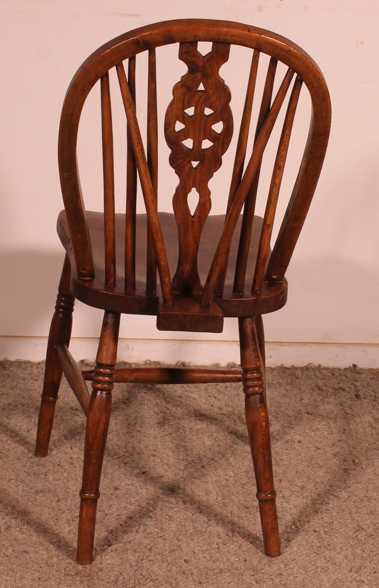 Set Of 10 19th Century Windsor Wheelback Chairs