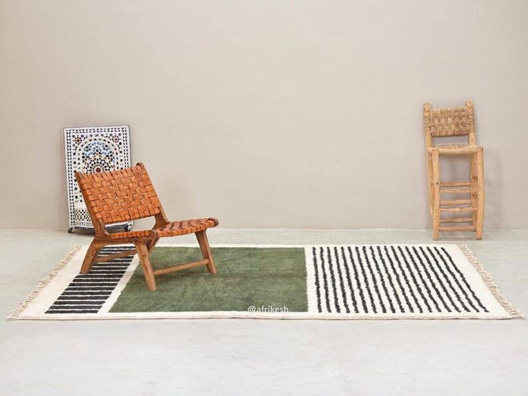Handmade green and white Beni Ourain rug, size 1.4/2.6 m.