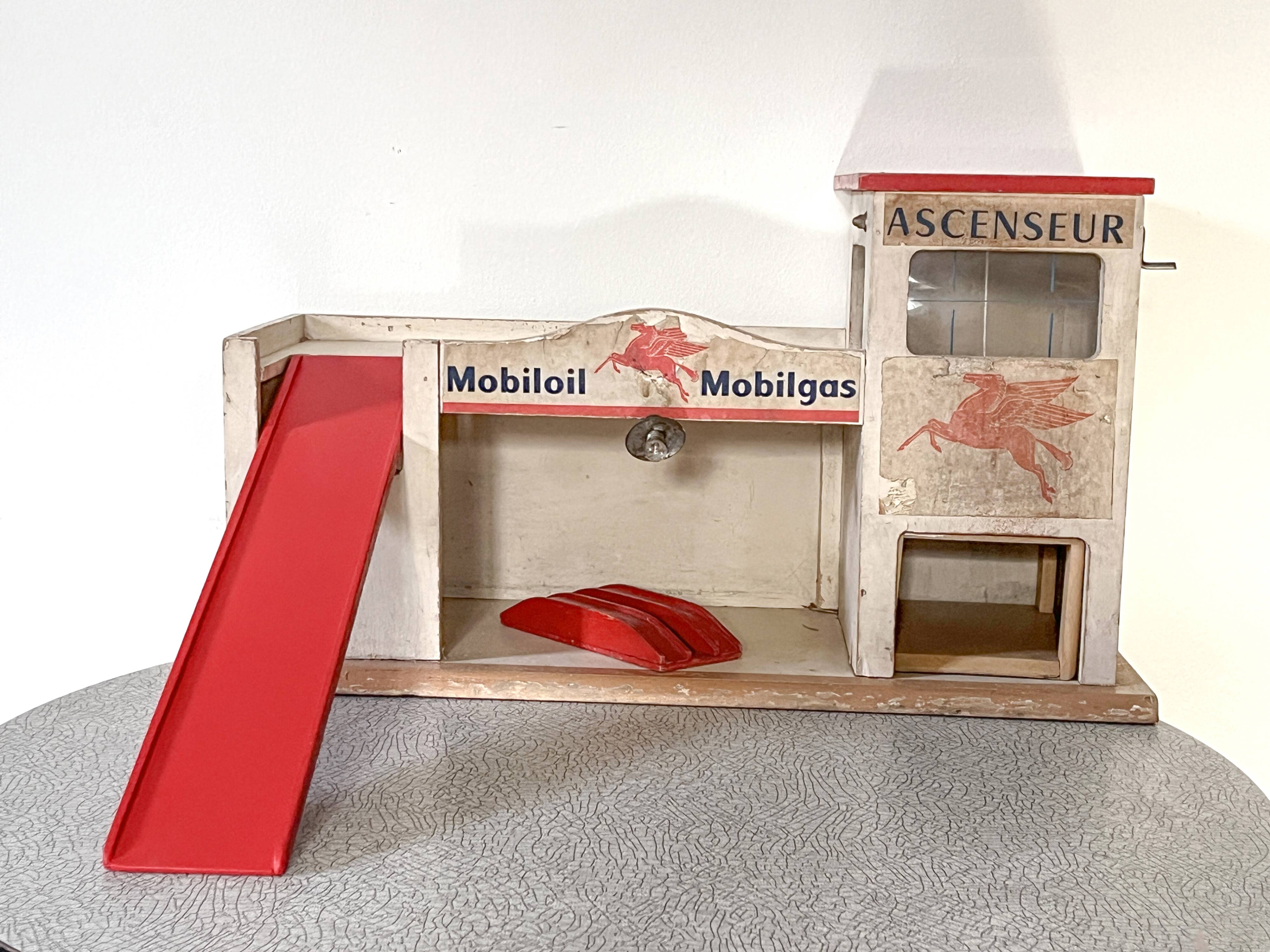 Majolu mobiloil wooden garage with elevator and lighting