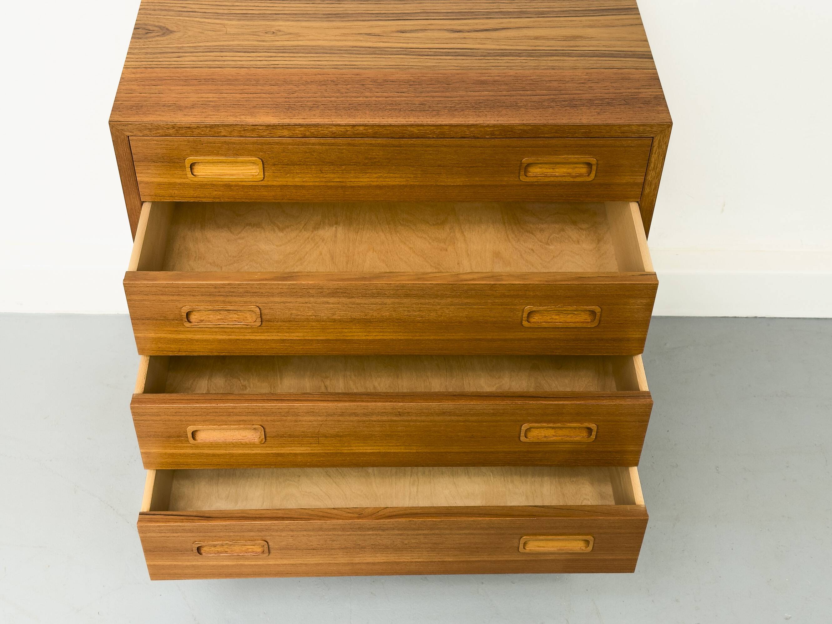 Commode en teck par Carlo Jensen pour Hundevad & Co., années 1960