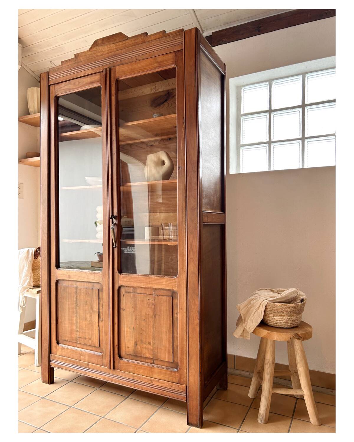 Parisian display cabinet