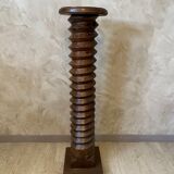 Press screw column