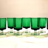 8 verres à liqueur en verre émeraude par Luminarc modèle Suède, années 70