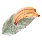 Banana-shaped slipcase in slipcase