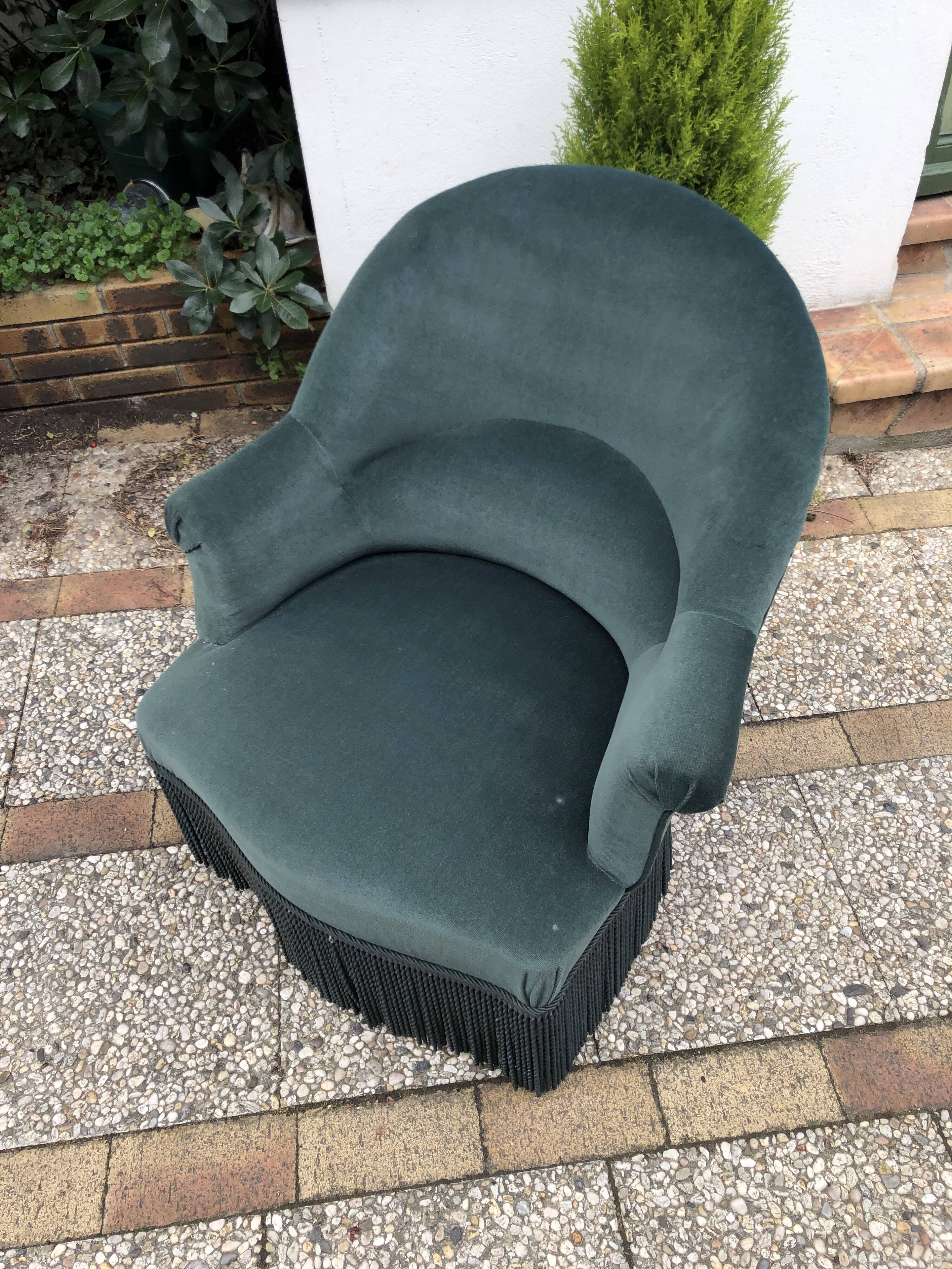 Emerald green toad armchair