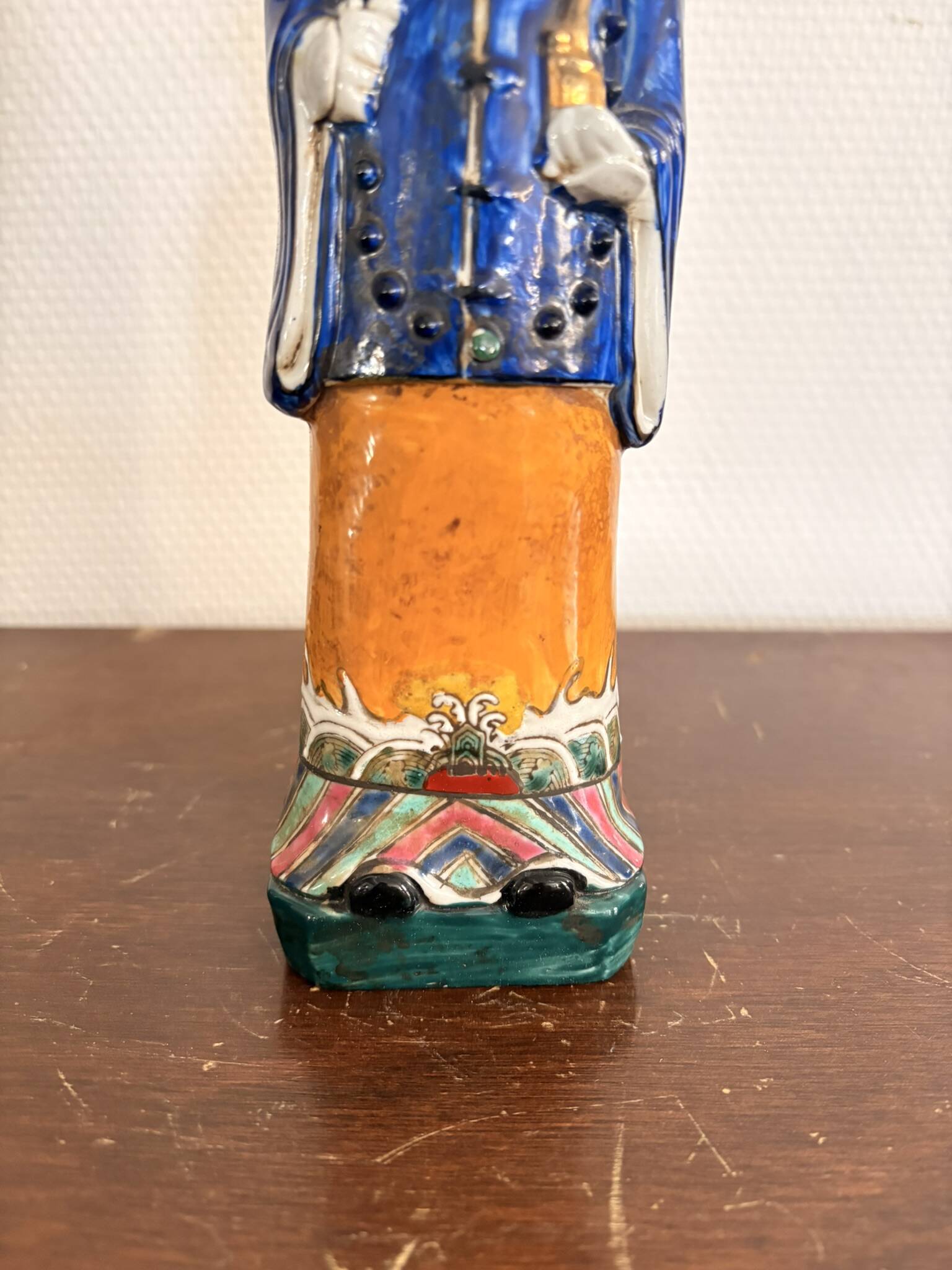 Chinese Porcelain Sculpture of a Manchu Mandarin Qing Pipe Smoker