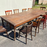 Draper table and its 10 chairs