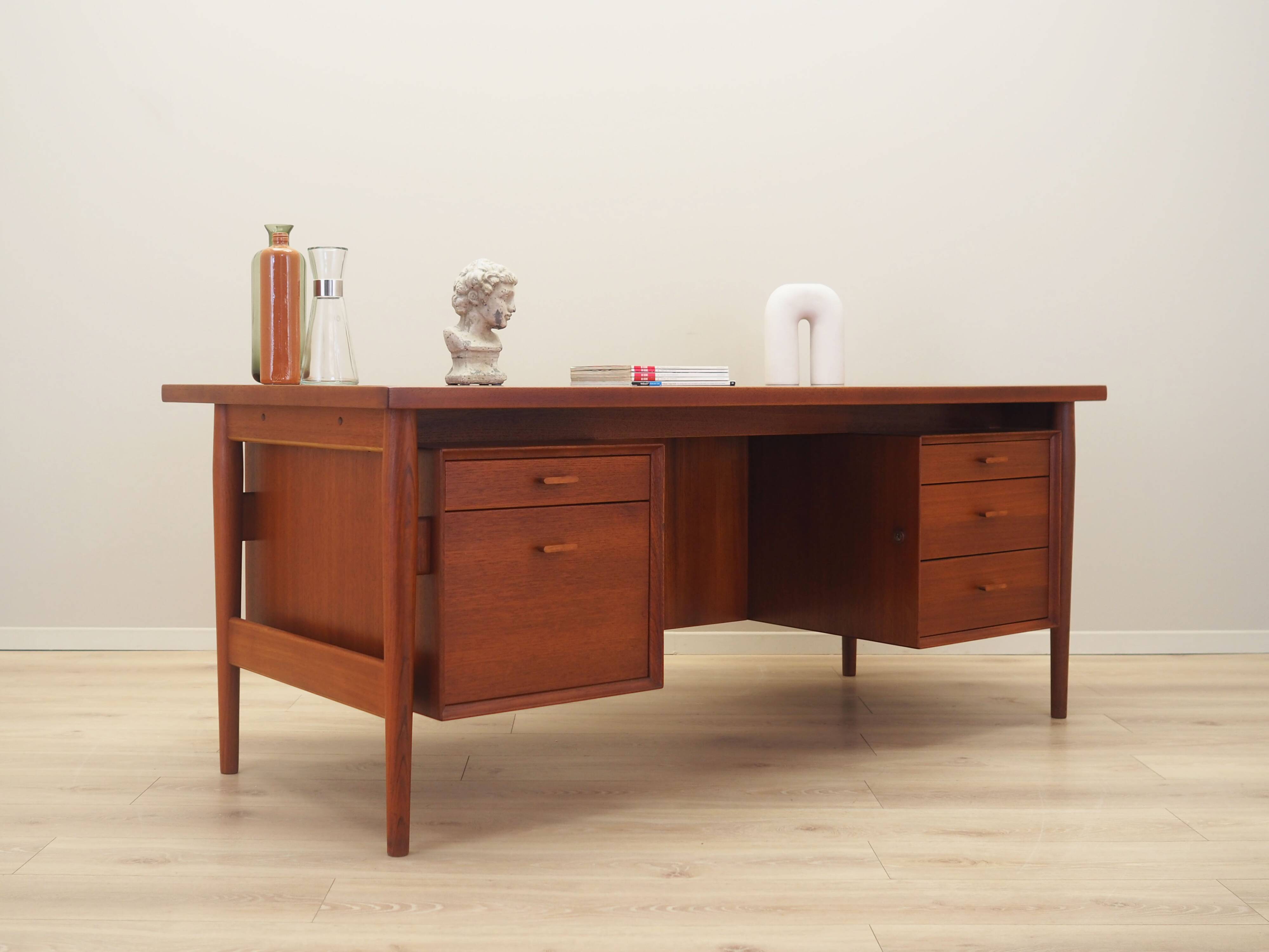 Teak desk, Danish design, 1960s, designer: Arne Vodder, production: Sibast