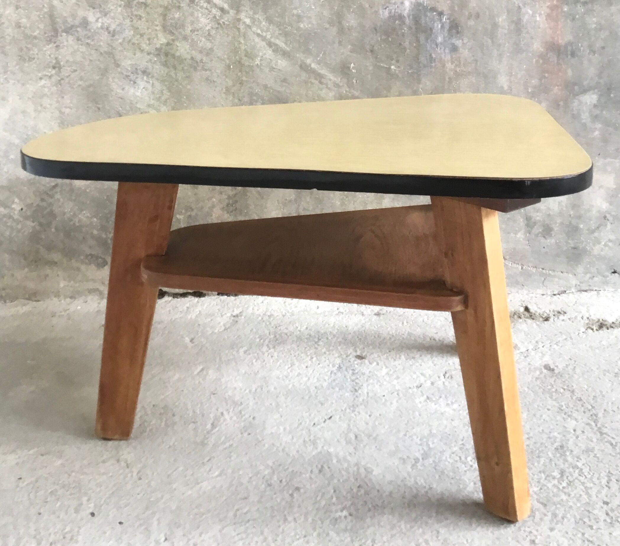 Modernist free-form tripod coffee table 2 trays - 1950