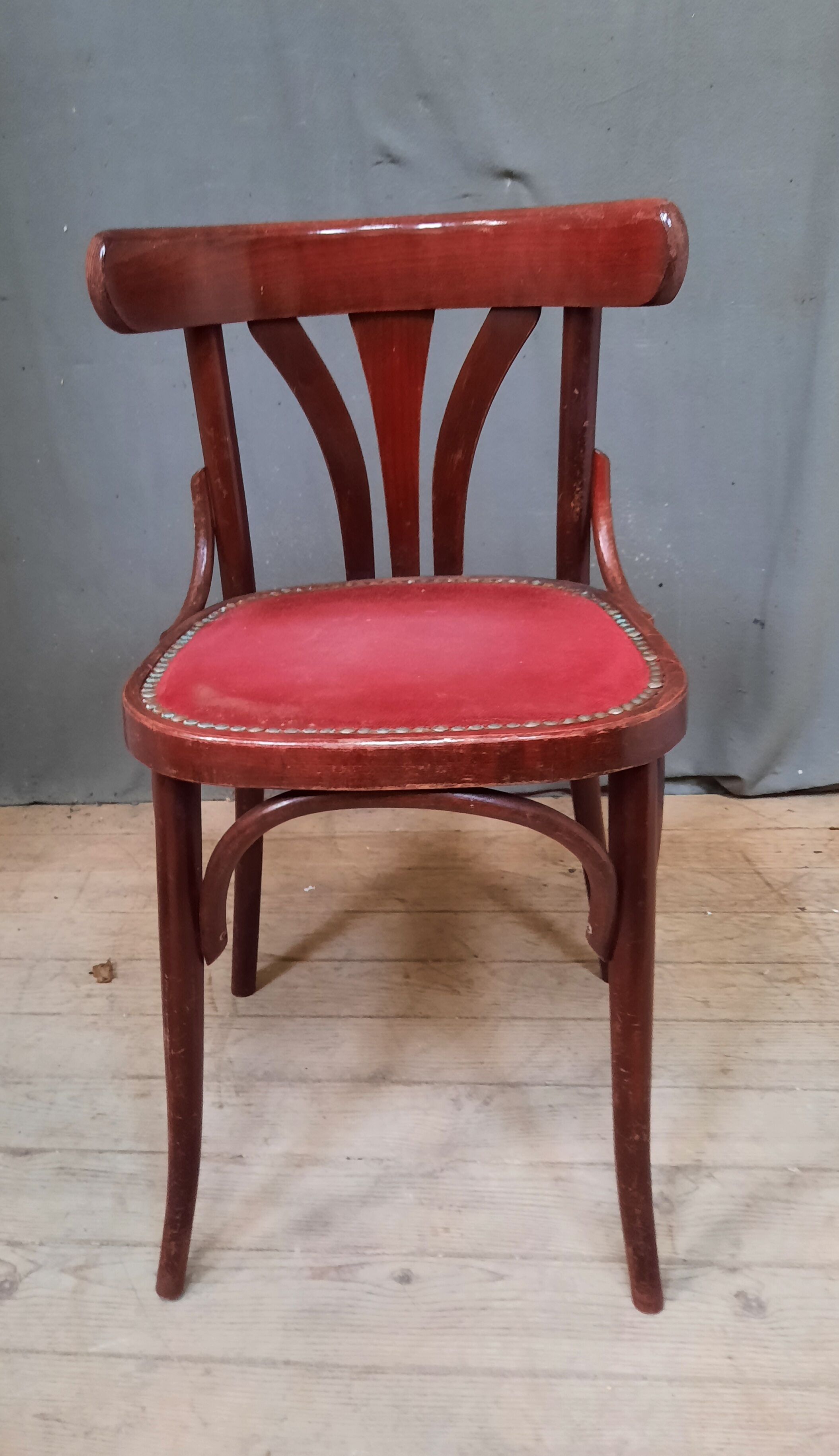 Serie de 6 chaises bistrot en bois courbé