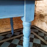 Farm table