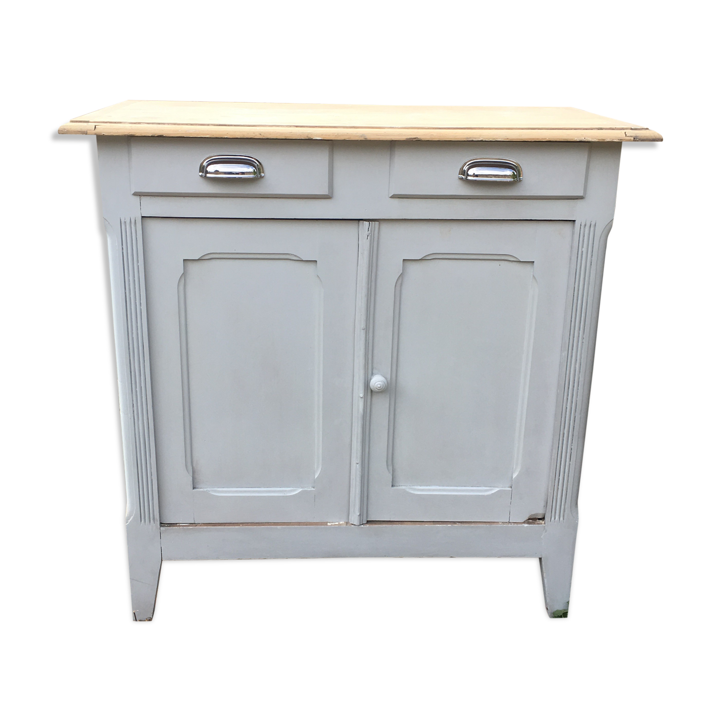 Light grey Parisian buffet raw wood