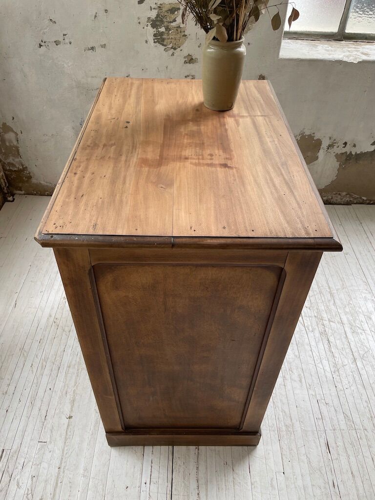 Oak trading post in early XXth century