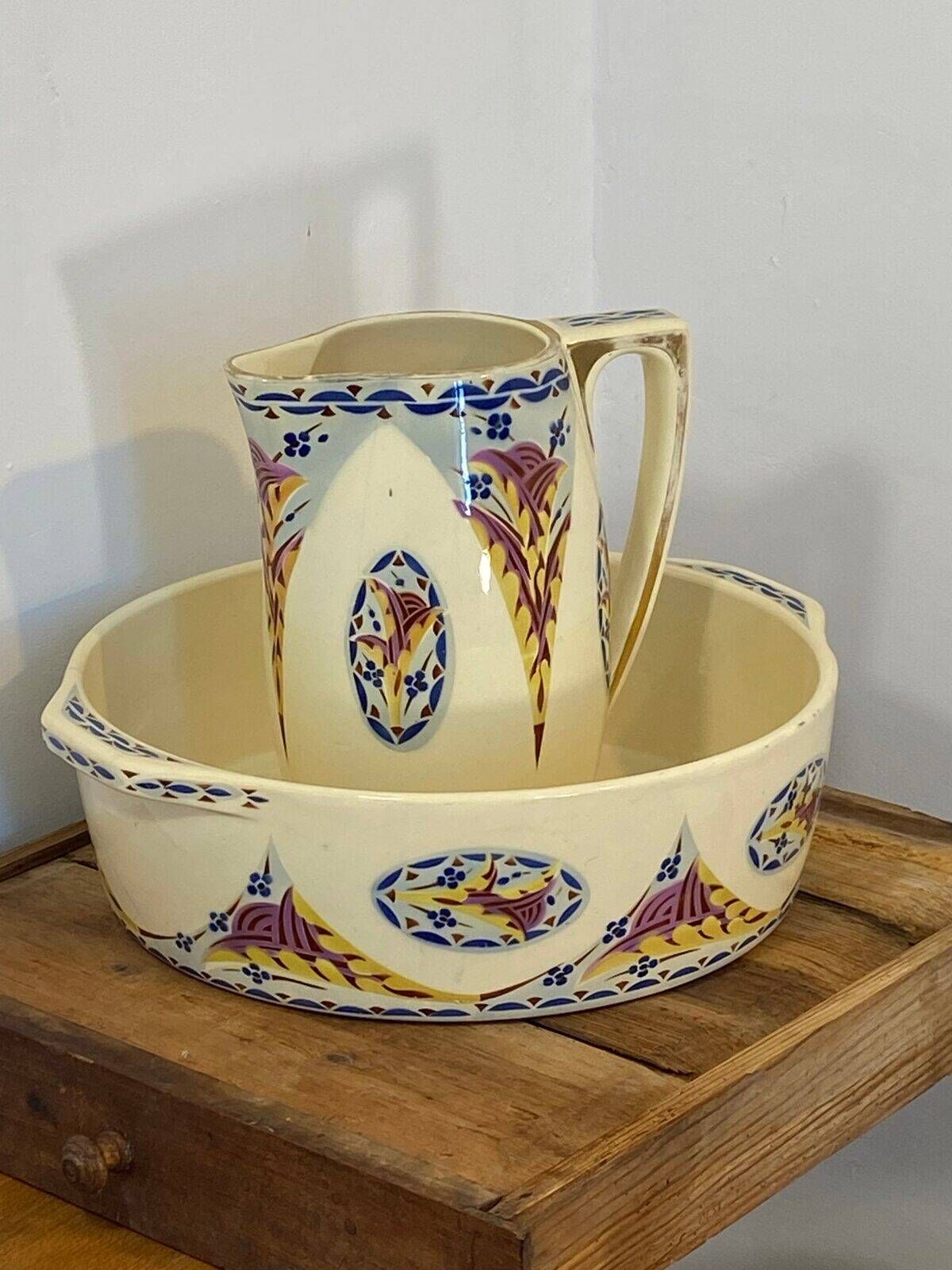 Art Deco bowl and dish from Saint-Amand, hand-painted floral decoration.