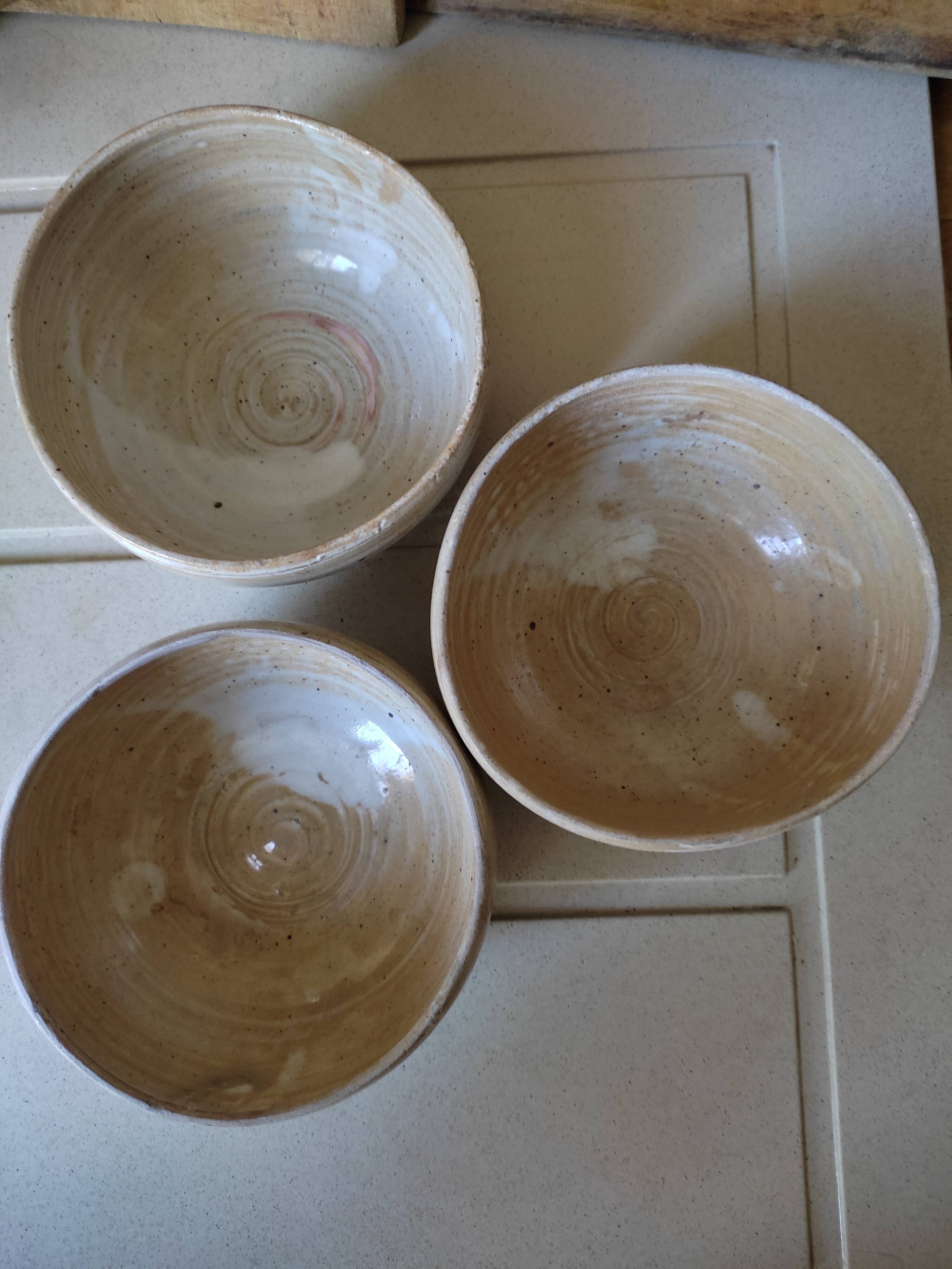 Set of 3 bowls in artisanal sandstone