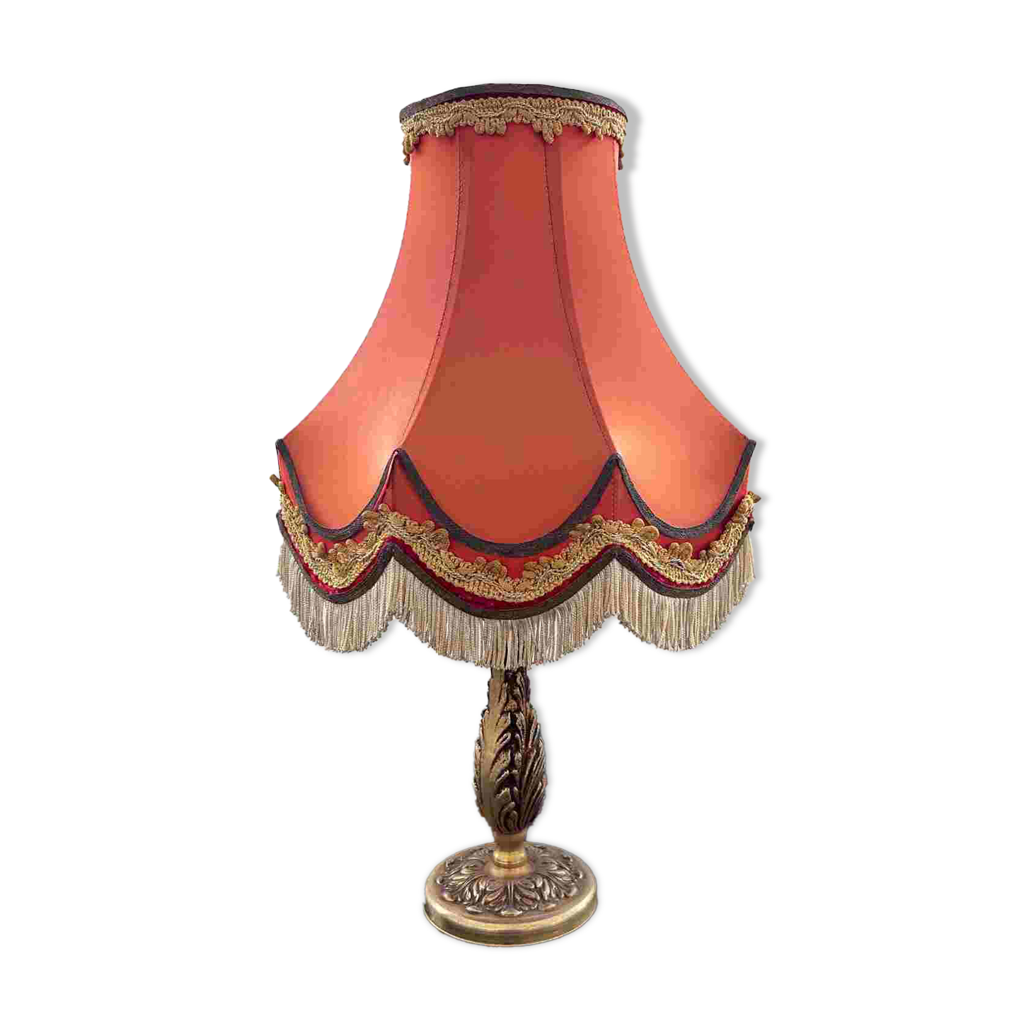 Brass lamp with pagoda shade