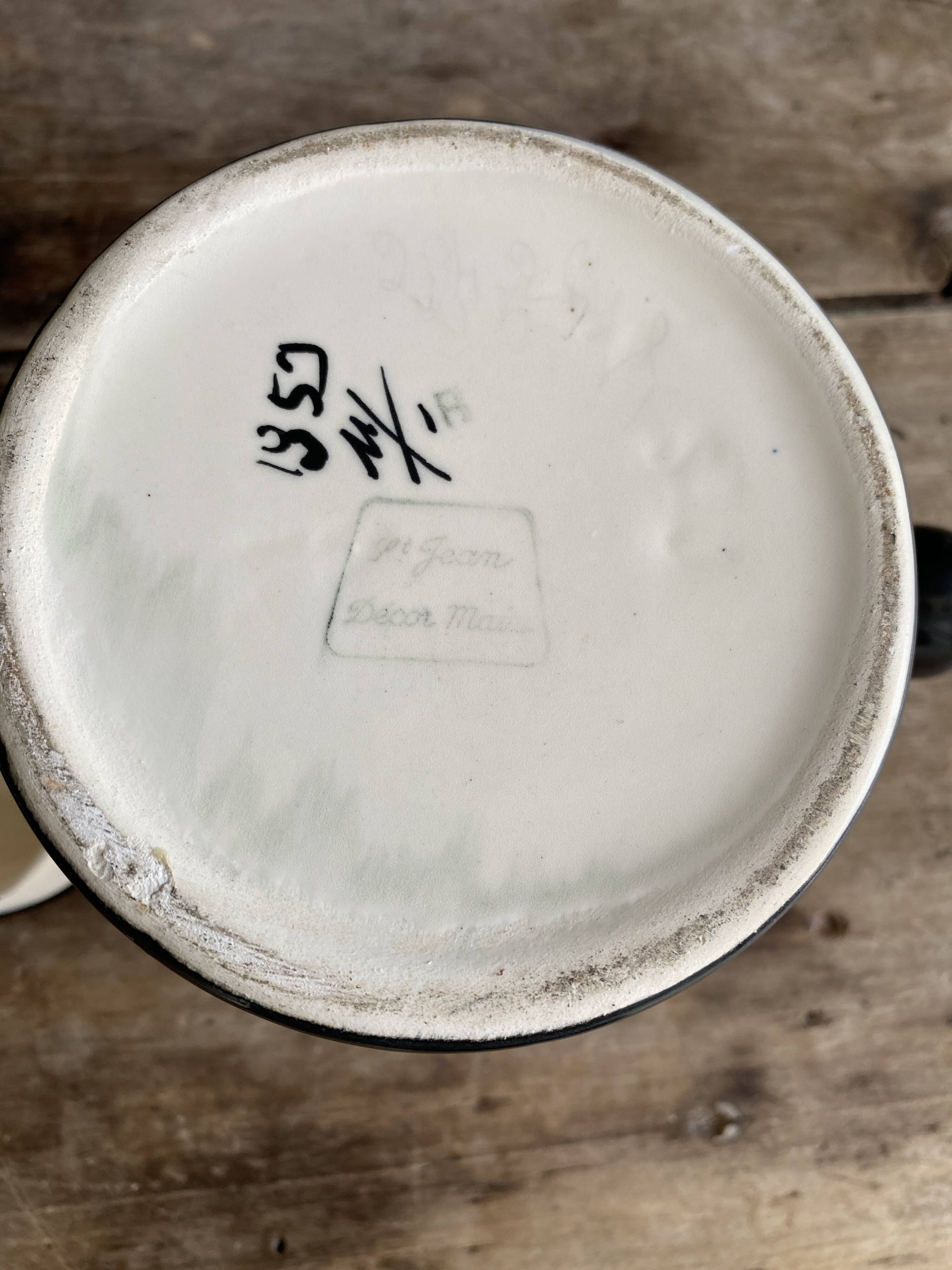 Superb authentic jug / chocolate pot from the Saint-Jean factory.