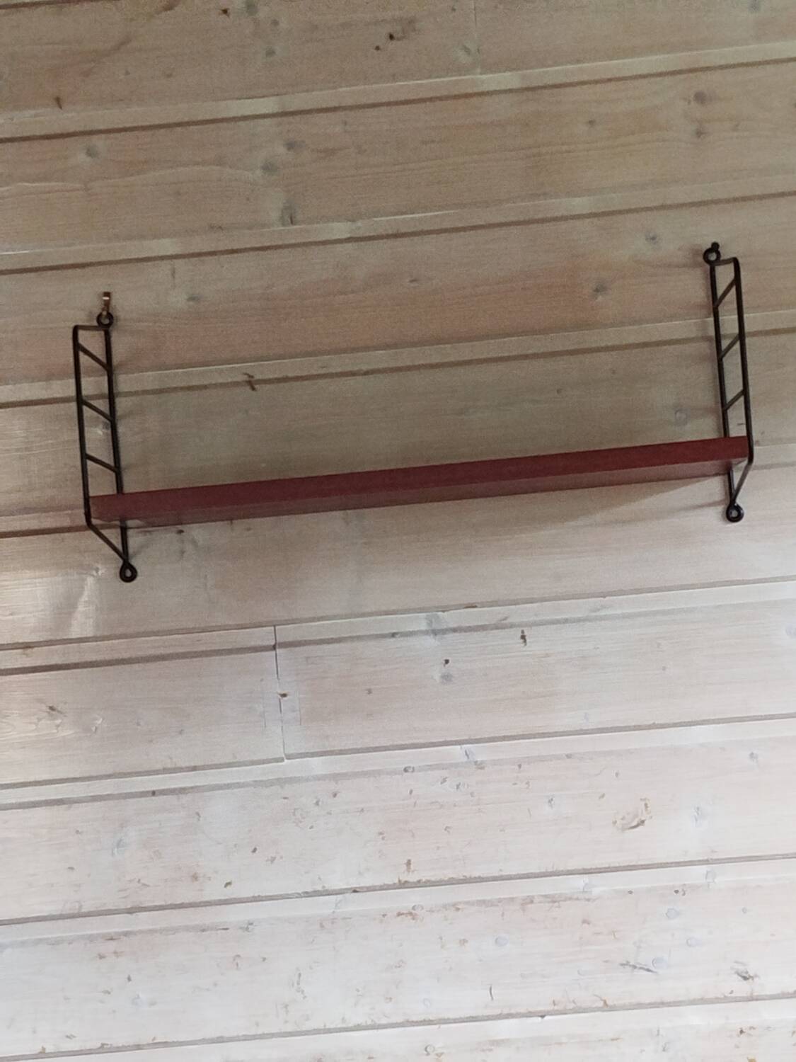 Suede string shelf