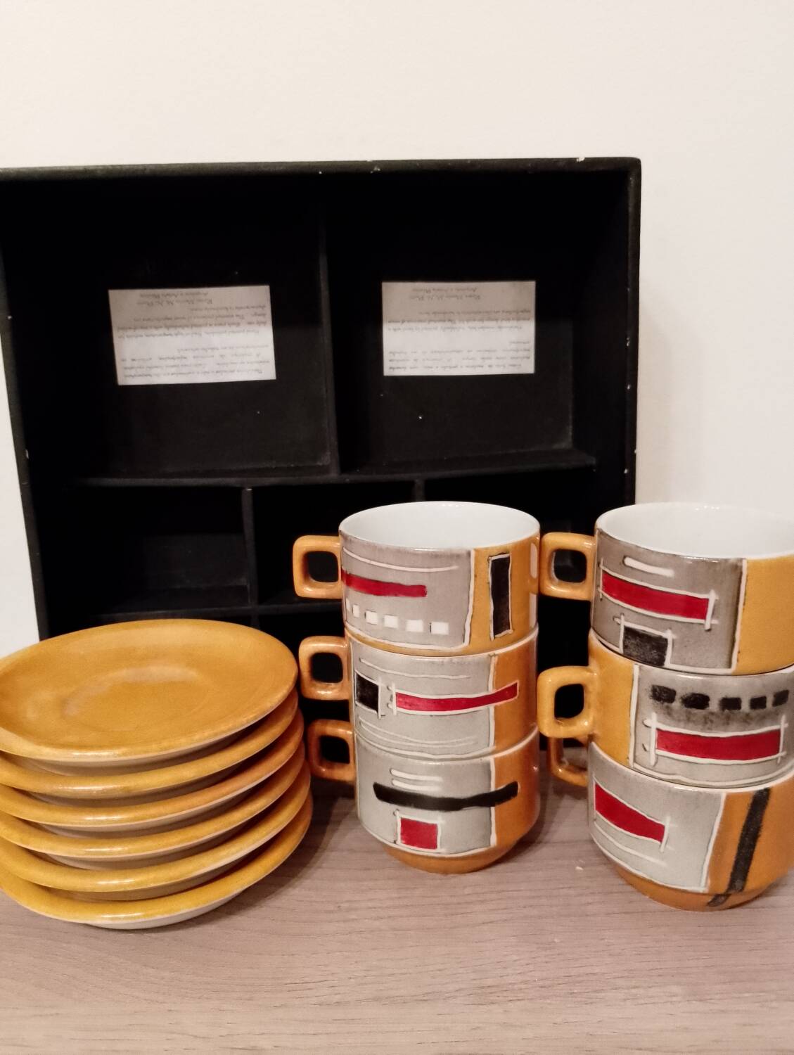 Service of porcelain espresso by Schmidt designer RM plates Brazil.