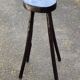Tabouret de bar haut quadripode en bois massif sculpté 80cm