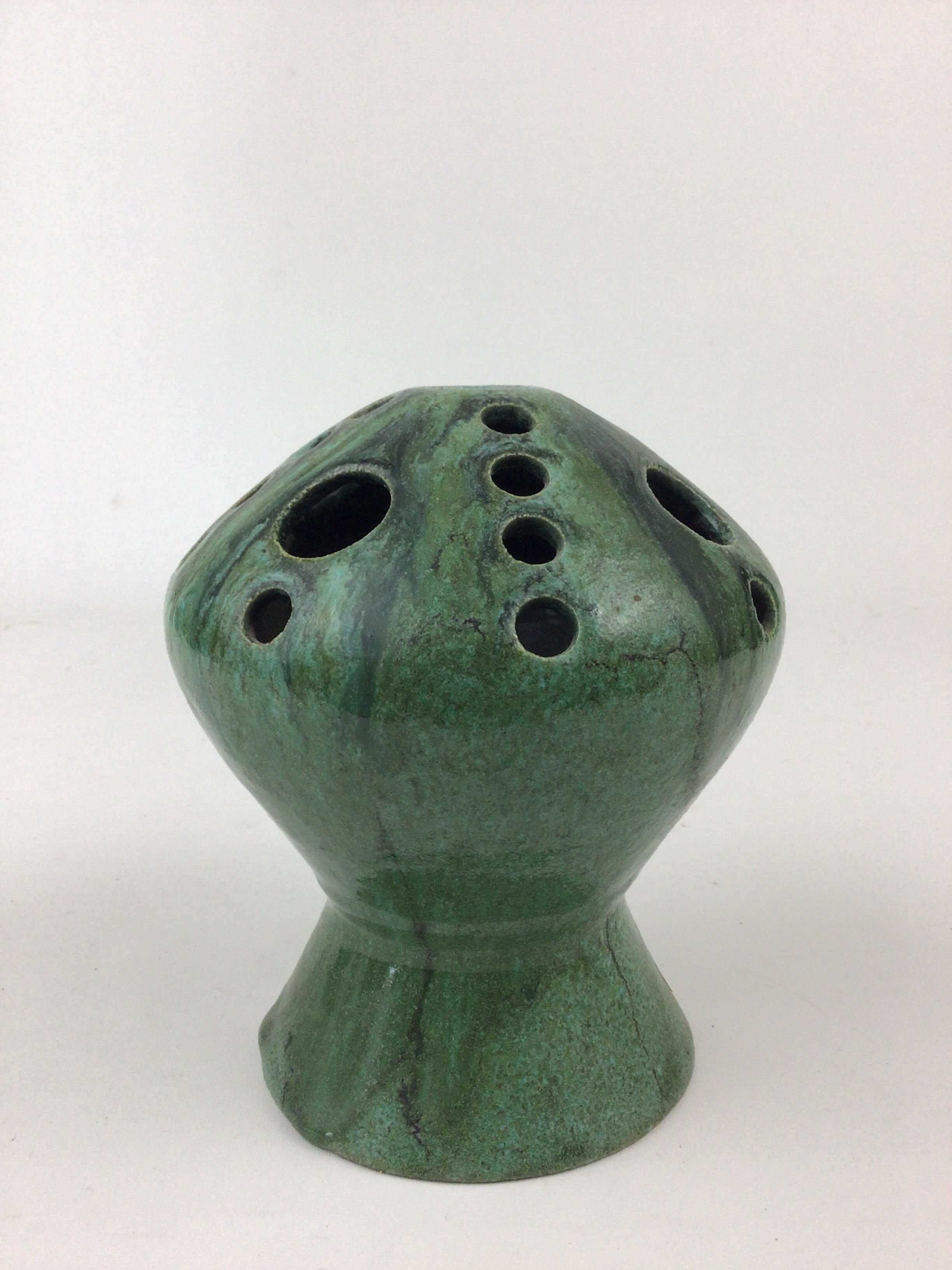 Pique flowers bouquetière in ceramic accolay