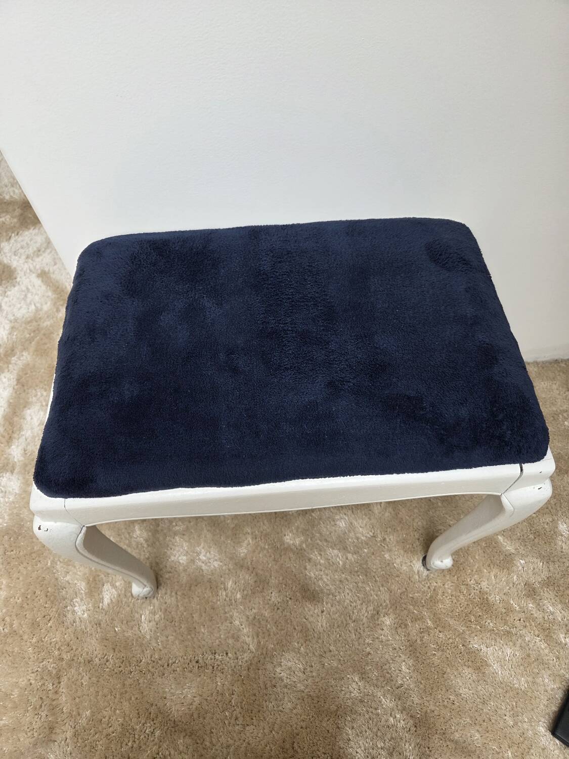 Vintage French Louis XV style stool in patinated white wood