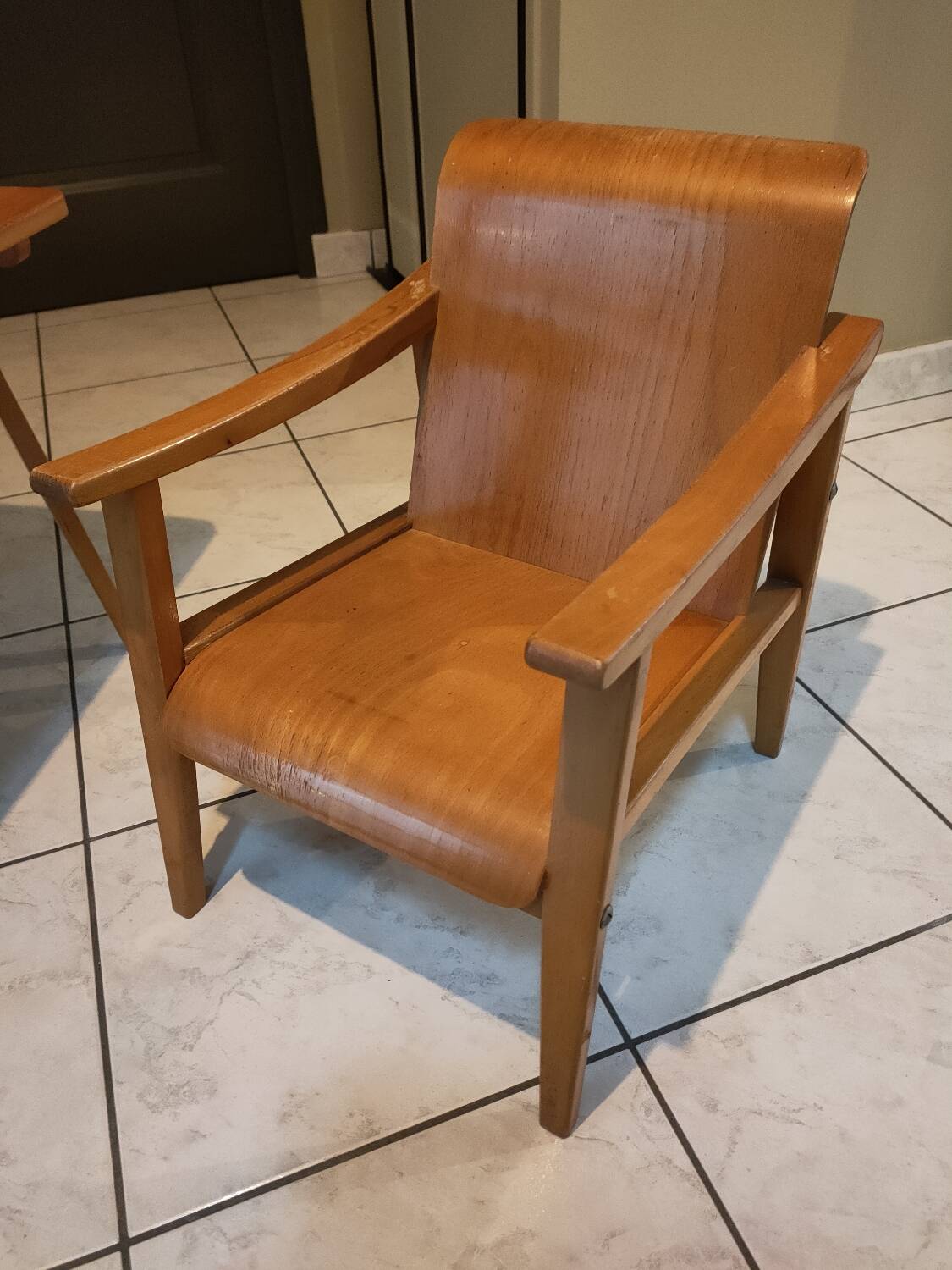 Children's armchair and desk in beech